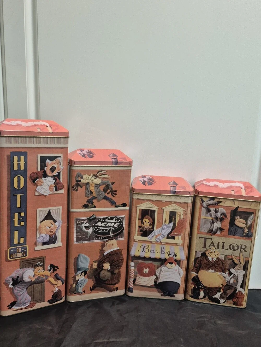 Rare Vintage 1994 Warner Bros. Looney Tunes Downtown Set of 4 Tins -
